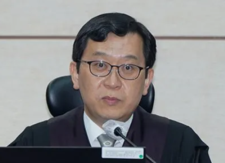 이진관 부장판사